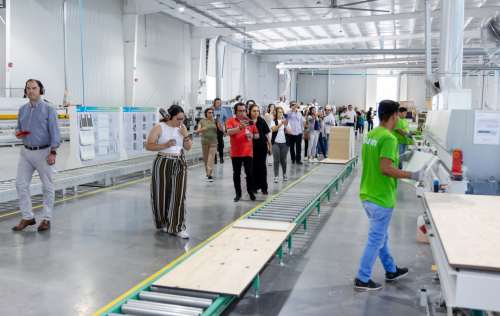 圣奥办公家具北美基地盛大投产，全球化战略再迈新步伐