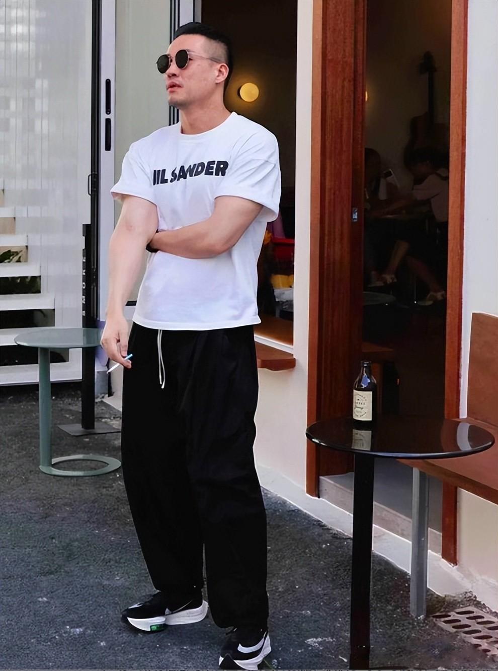 男人衣在精不在多，今夏备齐这“2衣1裤”，简约百搭又时尚减龄