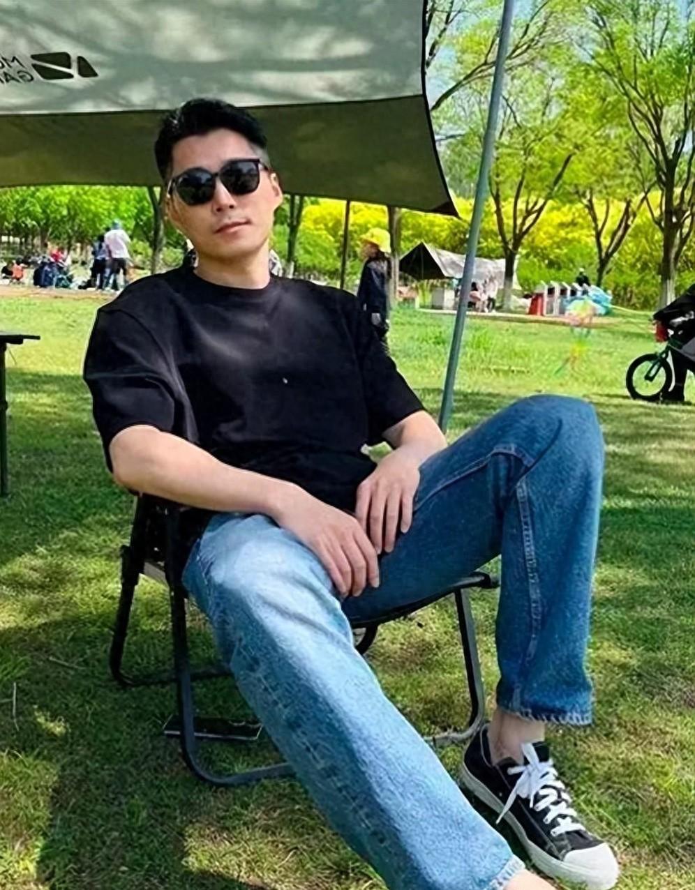 男人衣在精不在多，今夏备齐这“2衣1裤”，简约百搭又时尚减龄