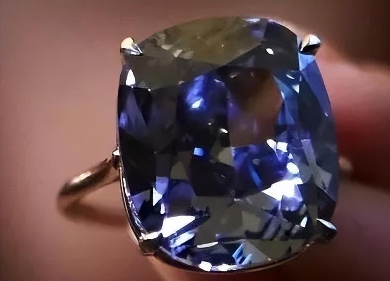 十大昂贵珠宝你知道吗？排名第一的是著名的厄运钻石！