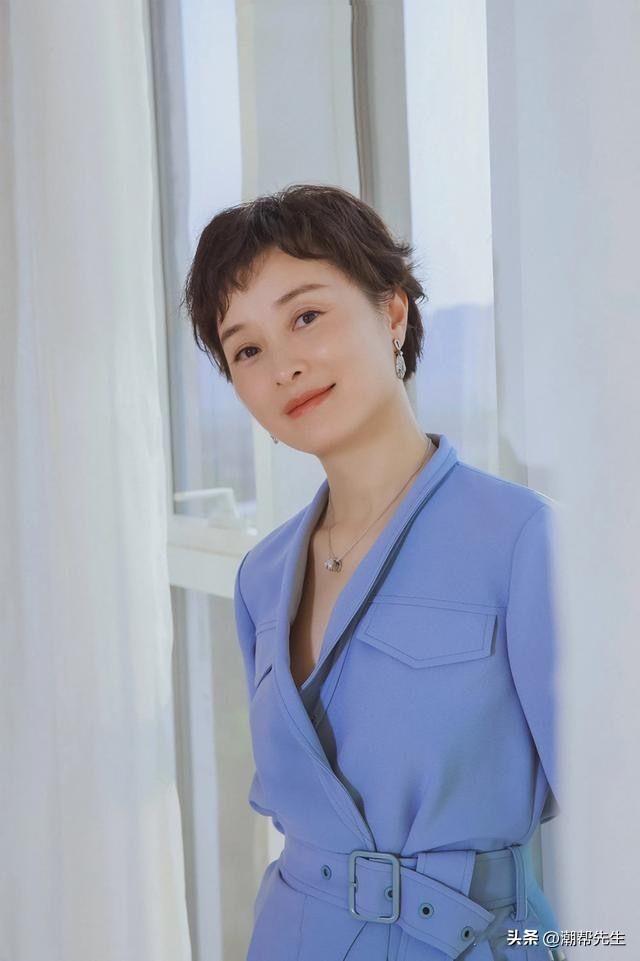 看到孙俪和吴越穿同款连体裤，终于明白：什么是中年女人的气质美