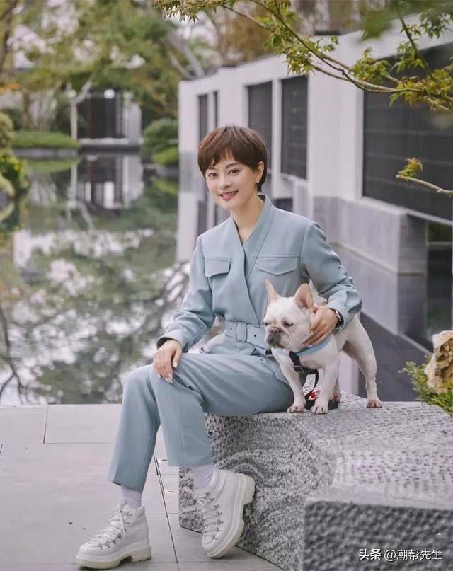 看到孙俪和吴越穿同款连体裤，终于明白：什么是中年女人的气质美