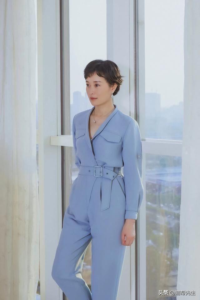看到孙俪和吴越穿同款连体裤，终于明白：什么是中年女人的气质美