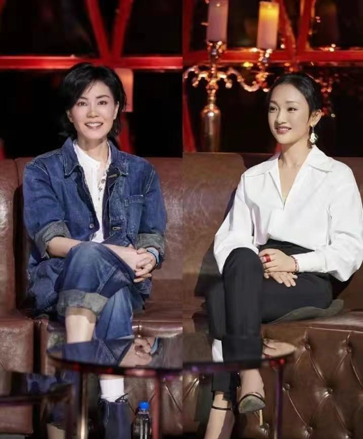 周迅的身材才叫标配，身穿大面积露背“连体裤”，大秀“蝴蝶背”