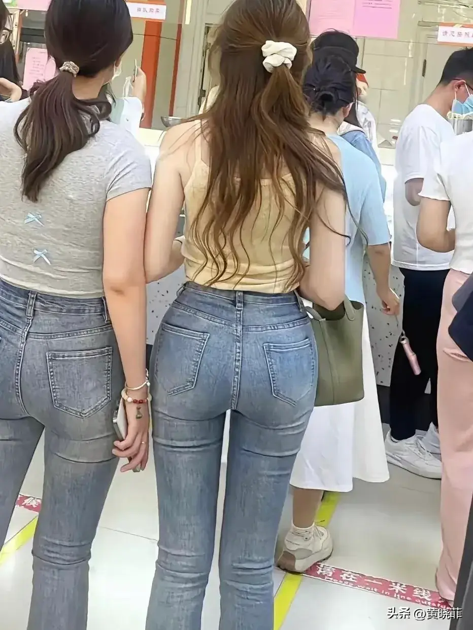 分享时尚街拍女子