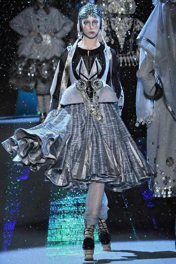 B站封神！播放量破千万的时装秀，他们设计的衣服，每件都是经典