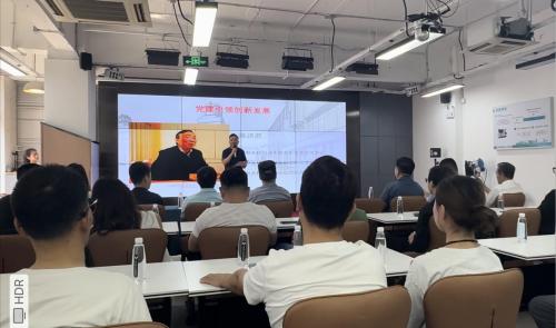 《"数字人"亮相中关村创业大街，轻算力科技掀起AI新浪潮！》