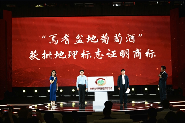 10小时沉浸式直播！网友“香”约梨城，只为邂逅这片“丰”景
