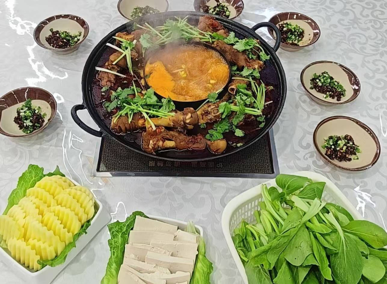 石阡县【舌尖上的美食】餐厅：小城香厨