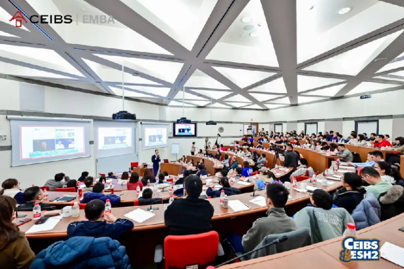 最强大脑金牌教练袁文魁在中欧国际工商学院进行主题演讲:《AI时代的脑科学高效记忆法》