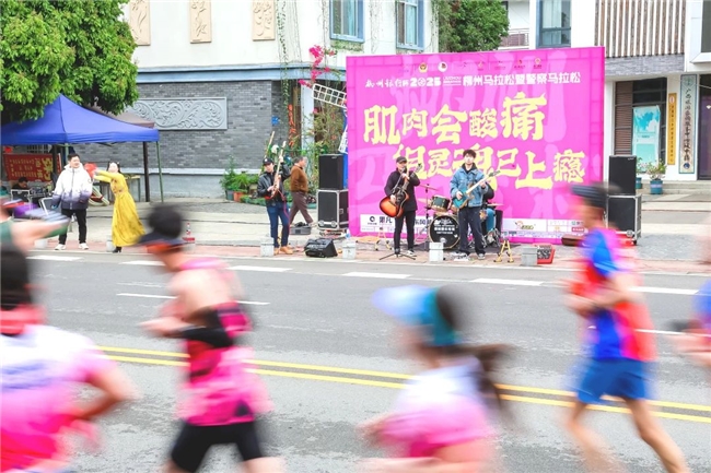 各组冠军悉数刷新赛会纪录！柳州银行杯·2025柳州马拉松暨警察马拉松鸣枪开跑！