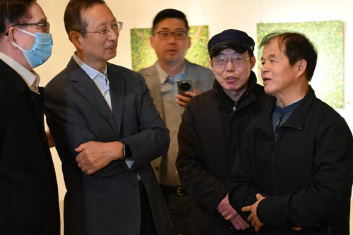 “星阮之芸·源鹿玥德——袁德华艺术作品展”在中华世纪坛开幕