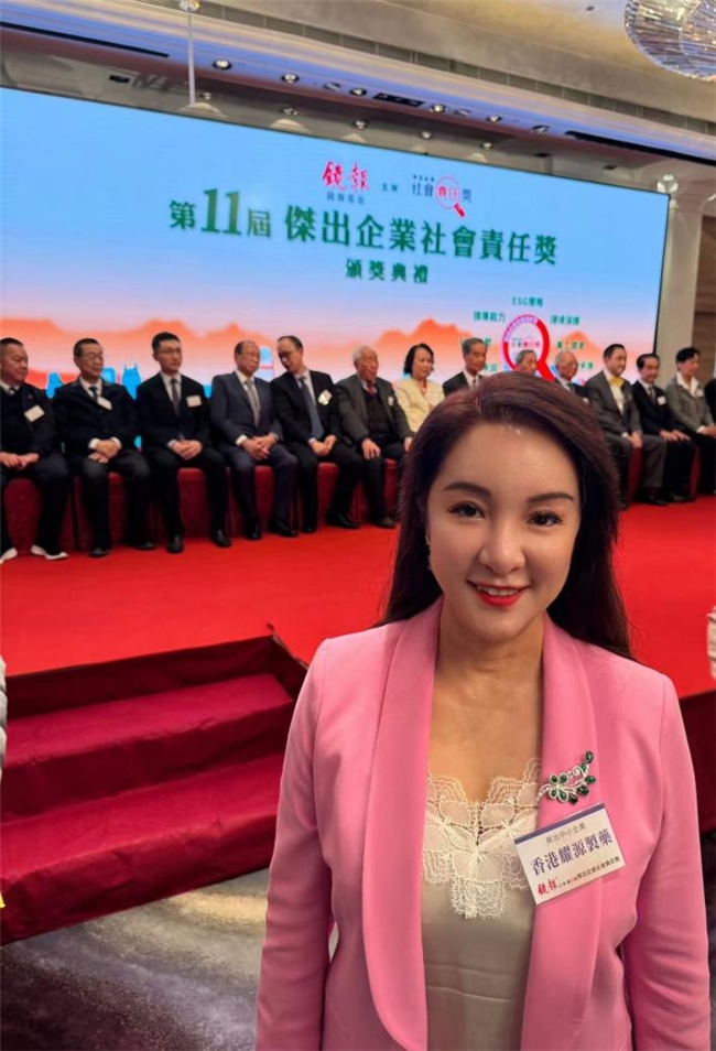 慈善使者王丽红的传奇人生，用歌声回馈世界 