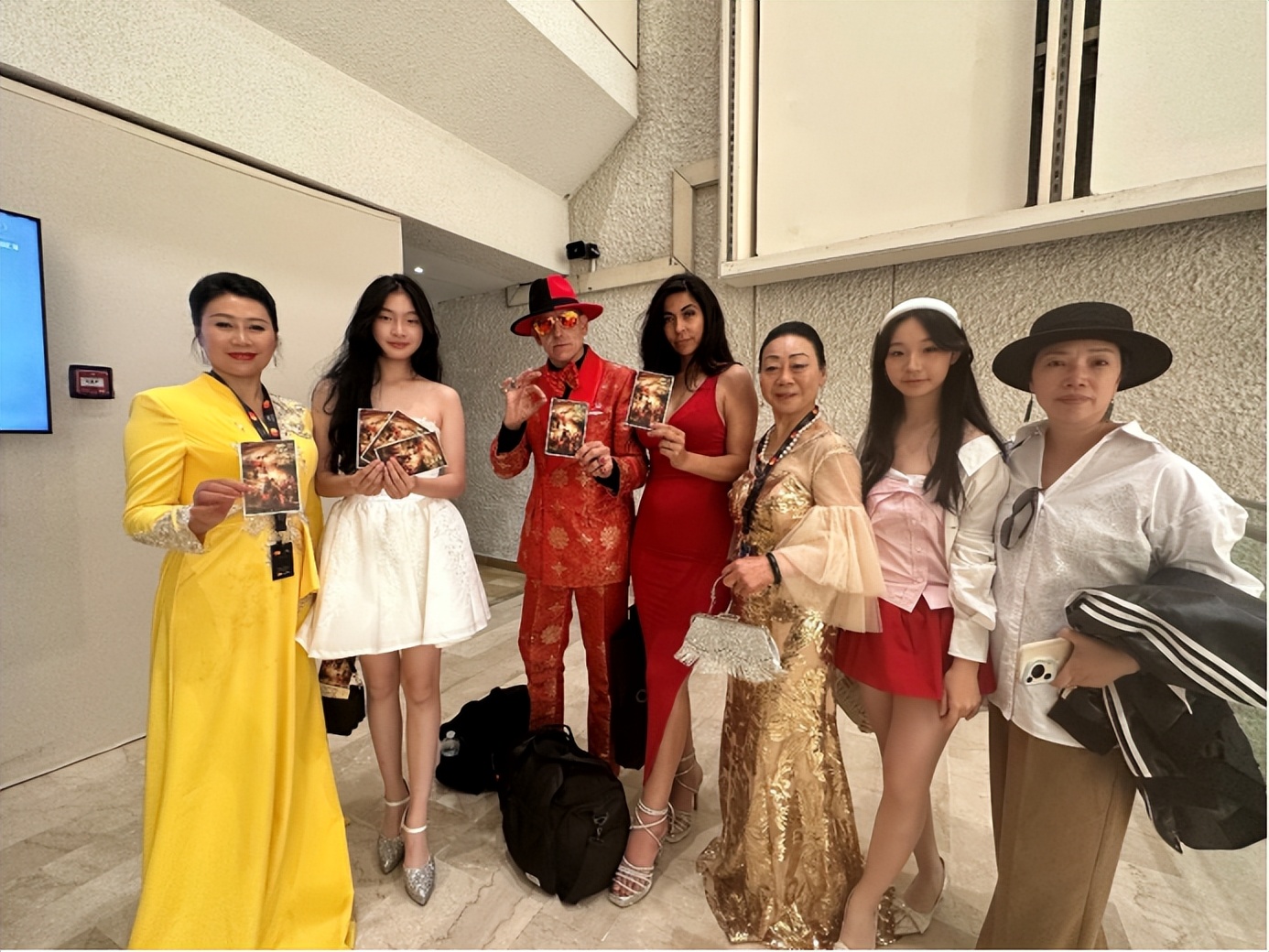 世界夫人创始人冯跃振戛纳以"世界夫人"架设中华女性全球舞台