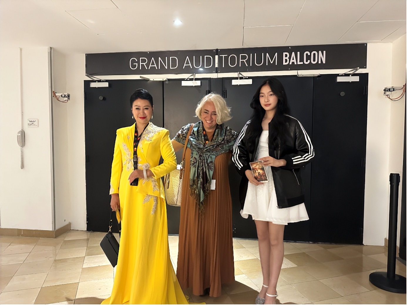 世界夫人创始人冯跃振戛纳以"世界夫人"架设中华女性全球舞台