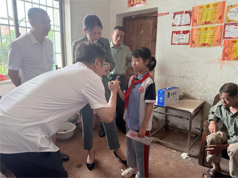 叼嘴巴&翊基金爱心助学 援手学子逐梦书香