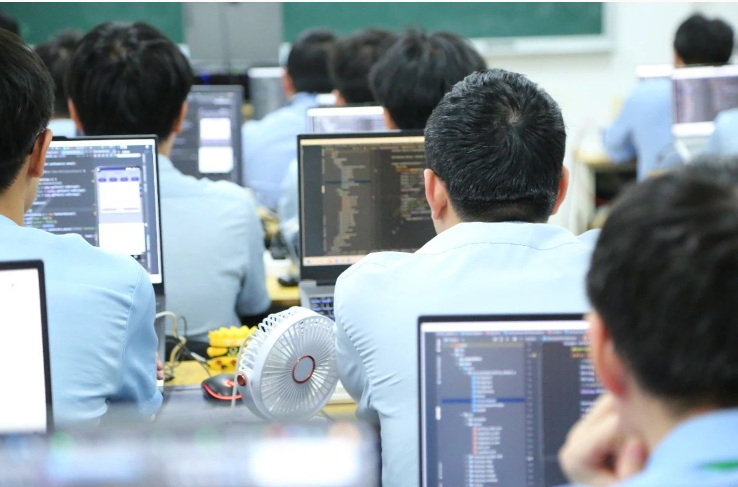 北京八维教育集团：助力学子在互联网浪潮中扬帆起航