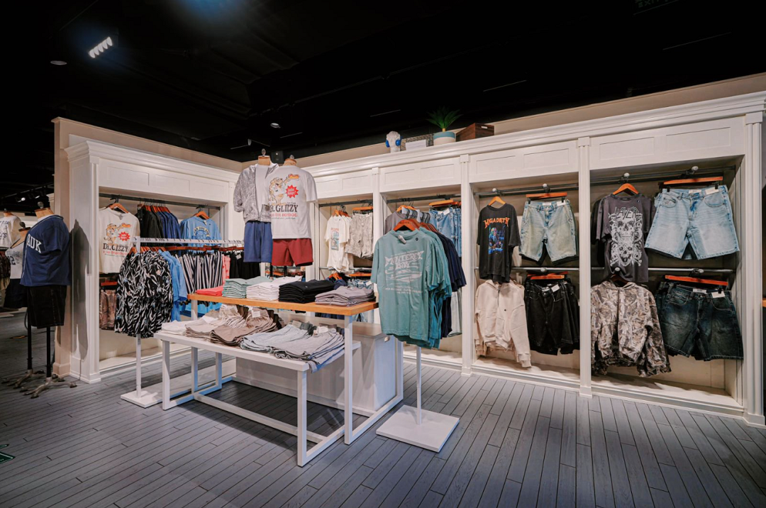 Hollister House 南京&北京双店齐登场 再掀盛夏美式复古风潮