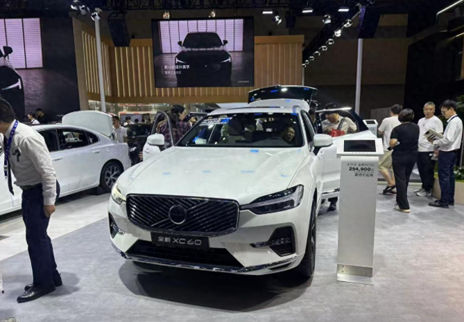高知家庭首选？沃尔沃全新XC60限时25.49万起，满足多元需求