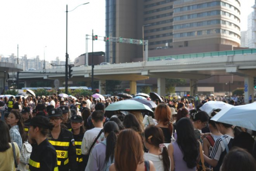 超越经纪，做社区服务共同体：太平洋房屋携手徐汇护航时代少年团演唱会