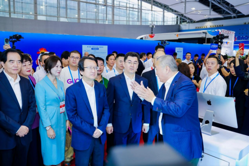香江1号亮相第十一届国际发明展览会，引领未来生活科技革新