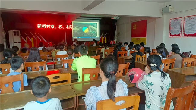江西万安：“三个三”筑牢安全堤