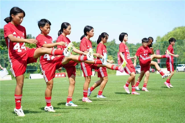 绿茵逐梦：张琳艳深耕雏凤计划，见证西部女足幼苗成长