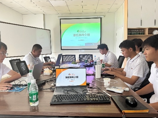 青岛大学德雷克联合学院三下乡实践：以技术赋能，在烟台亮远液压书写青春答卷