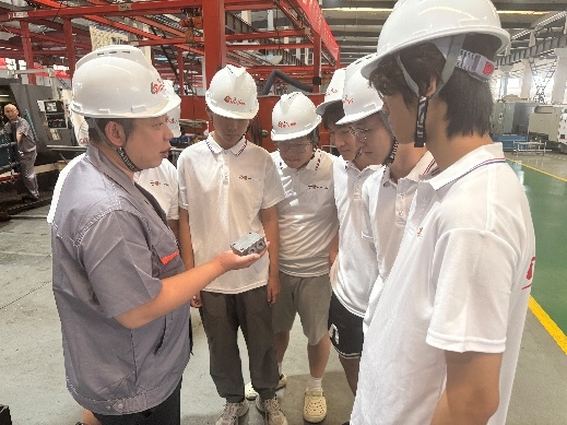 青岛大学德雷克联合学院三下乡实践：以技术赋能，在烟台亮远液压书写青春答卷