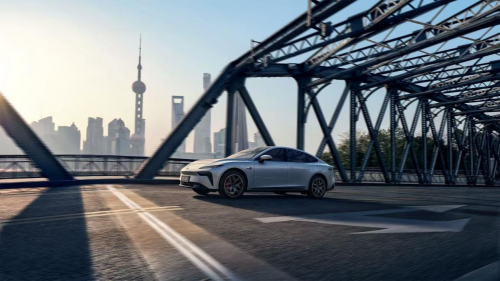 智能又安全！2025 东风奕派 eπ007 重新定义年轻人第一台车