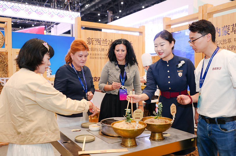 看得见的新鲜！巴奴食材展惊艳亮相地标产品博览会