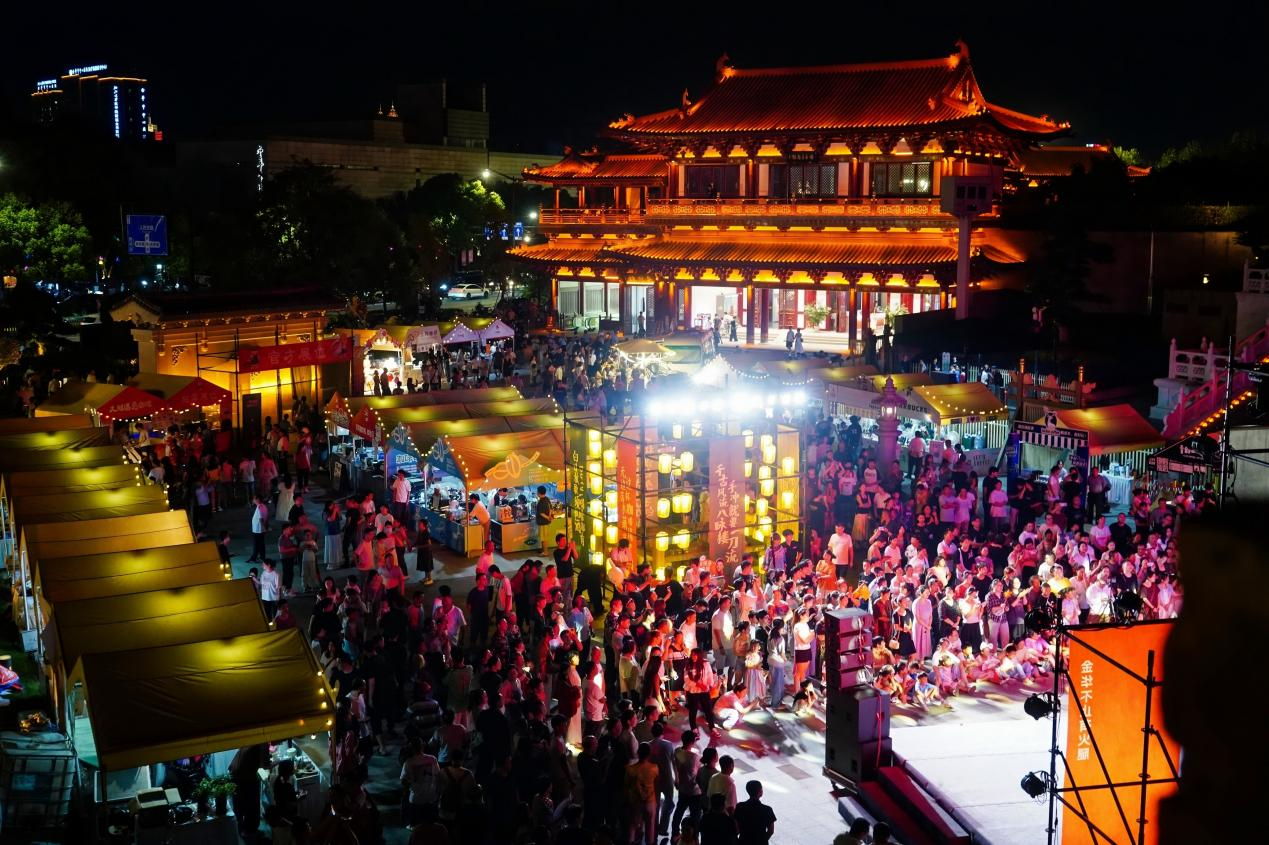 婺州古城“双节”文旅开门红  4日迎客超40万人次