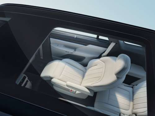 2026 款东风奕派 eπ008，高安全大空间六座 SUV！全家出游不拥挤，装下全家欢乐​