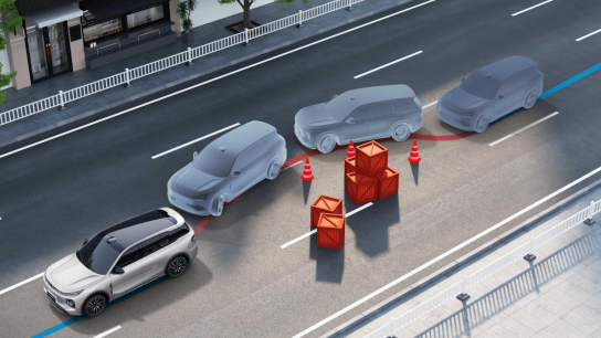 不打嘴仗，只搞安全：长安天枢智能给过热智驾赛道的「冷静一击」