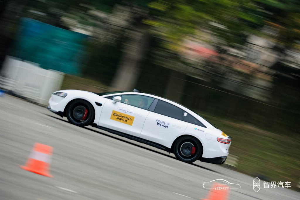 智界亮相中国年度车双城盛典 品牌2.0实力获专业媒体集中检验