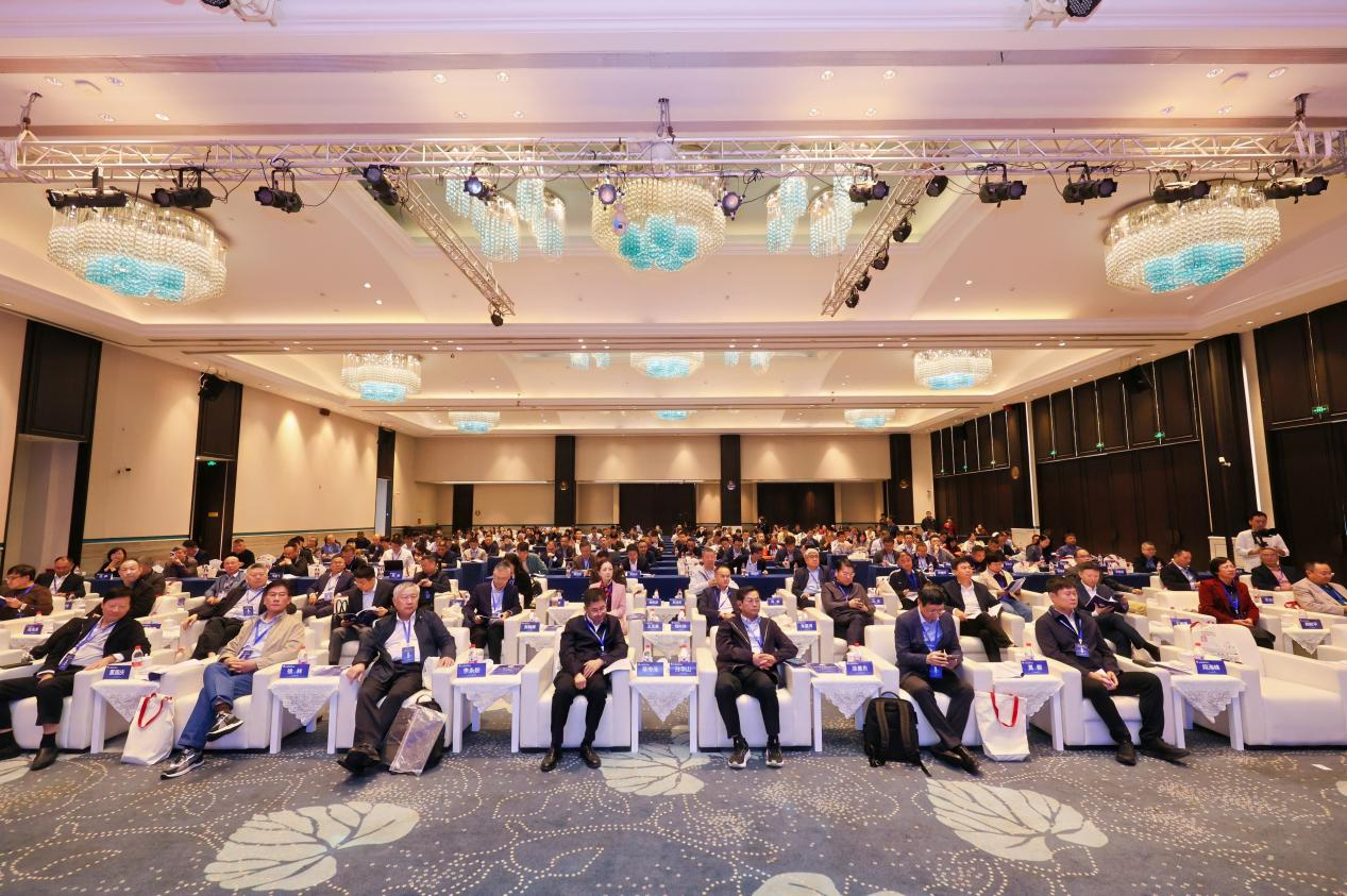 “绿色赋能、安全护航”，聚焦化工行业高质量发展  第三届华理产业论坛举行