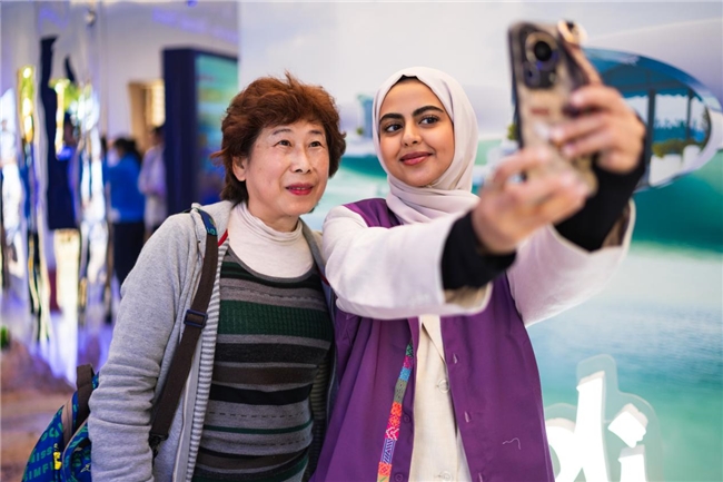 不出上海，漫步沙特！沉浸式“沙特小镇”登陆东方明珠，持续至11月15日