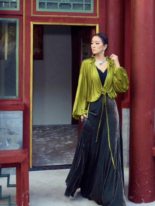 平衡的艺术：巩俐与卡地亚的美学对话