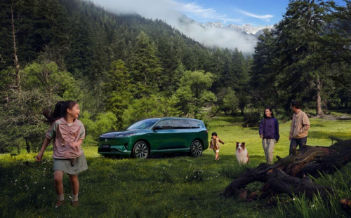 2026 款东风奕派 008 爆火！六座第三排宽适 + 独立配置，家庭优选