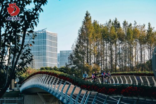 为爱骑行，驭风浦江：2025环外滩慈善自行车赛圆满落幕