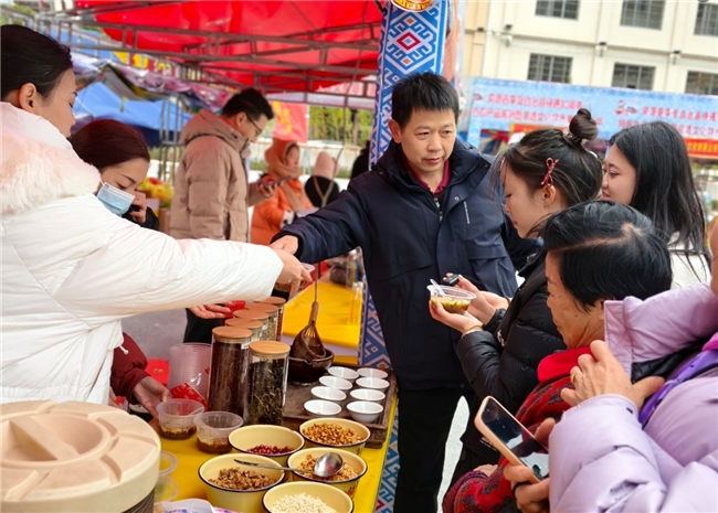 三十载同心筑梦 越城岭下谱新篇 —— 资源县享受自治县待遇30周年农产品展销活动